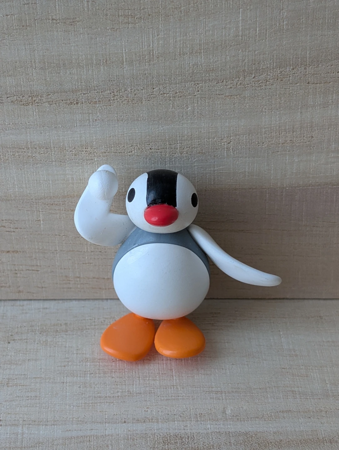 Pinga magnet. Fridge magnet Cute Penguin Figurine