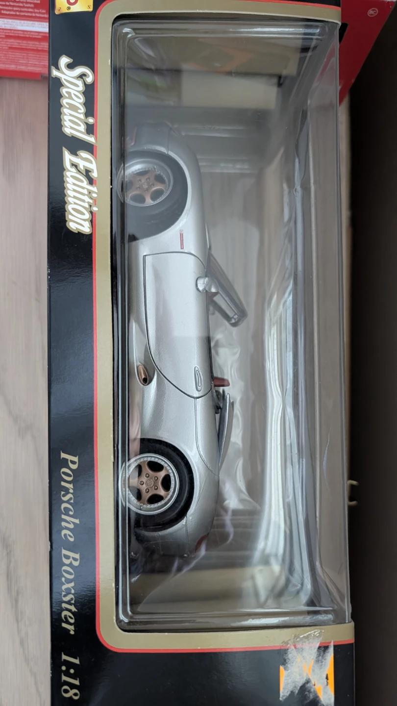 Maisto Special Edition 1:18 Scale Model Cars - photo 4