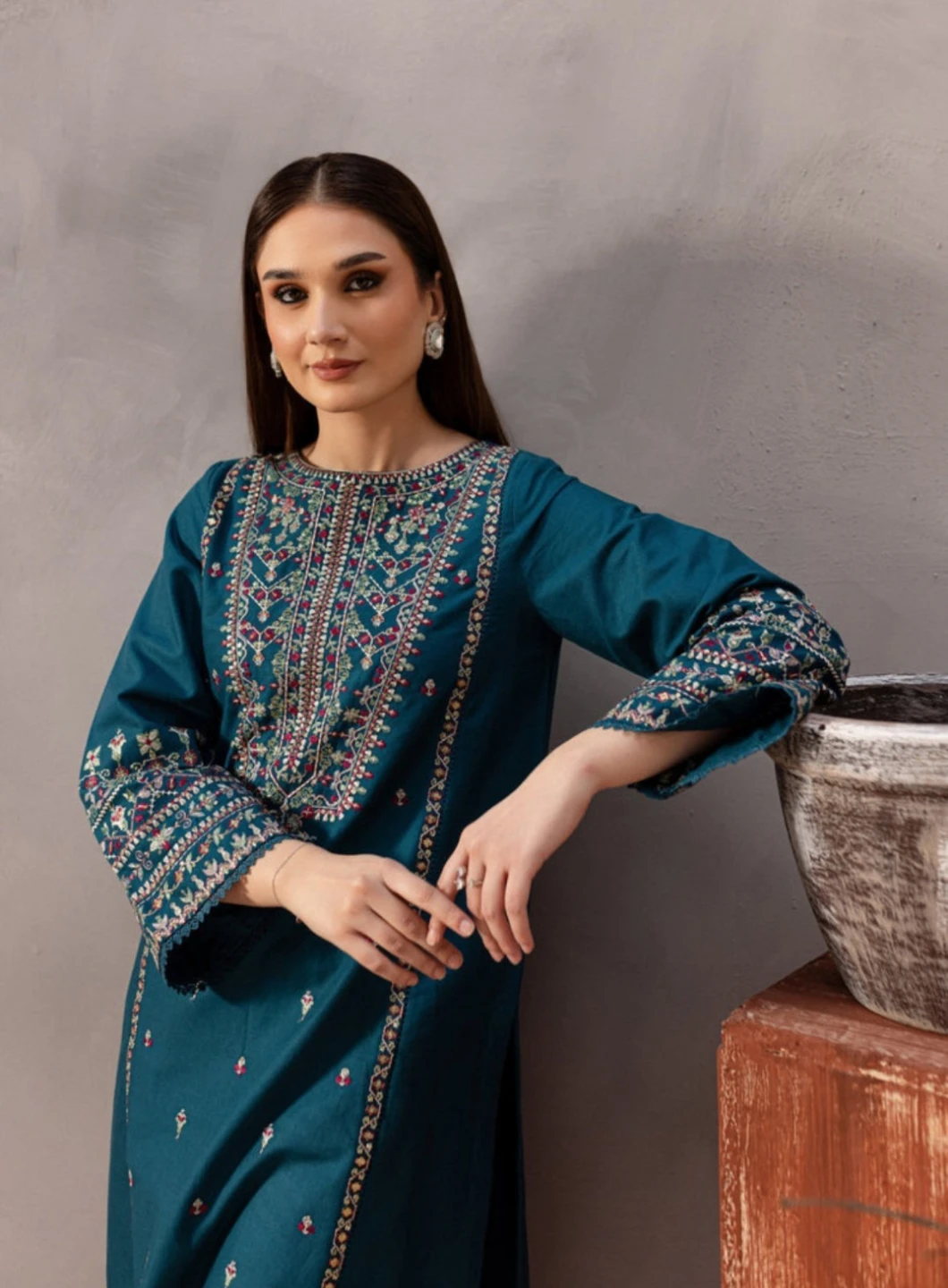 Teal Embroidered Kurti with Pants - photo 2