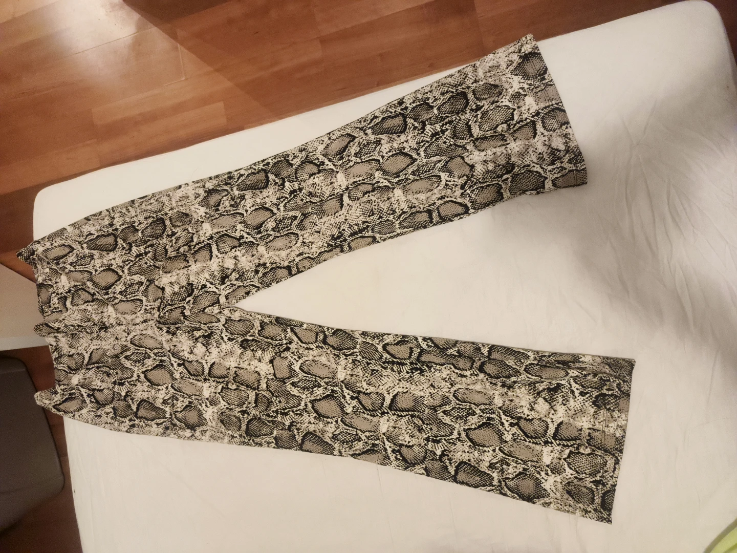 Twik Par Simons Snake Print Y2K Flared Pants XL/TG