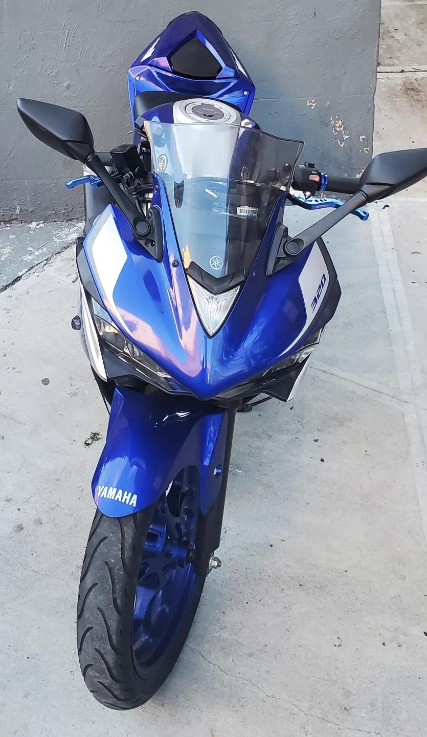 Yamaha R3 Motorcycle - Blue/Silver