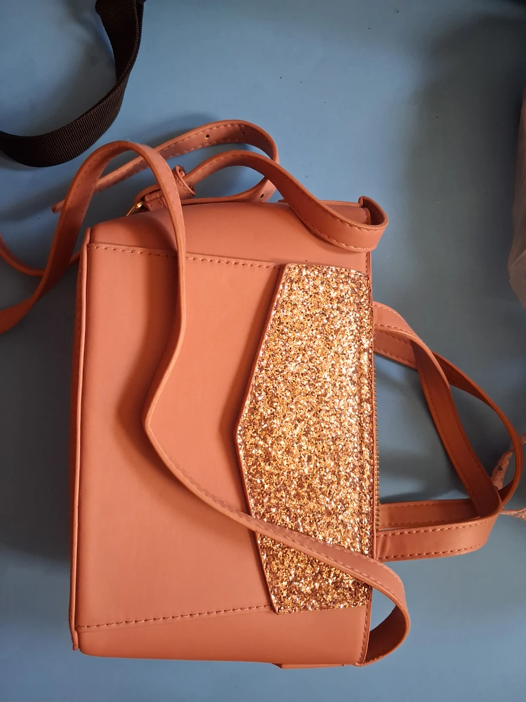 Pink crossbody bag with glitter detail
