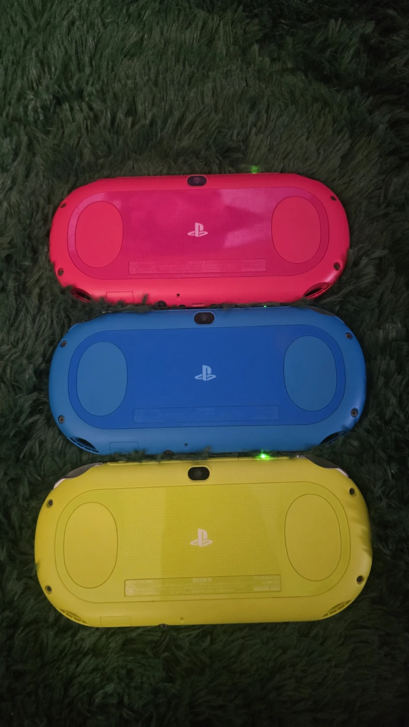 🎮🔥 PS VITA 2000 – 512GB MODDED – MULTIPLE COLORS AVAILABLE! 🔥🎮
