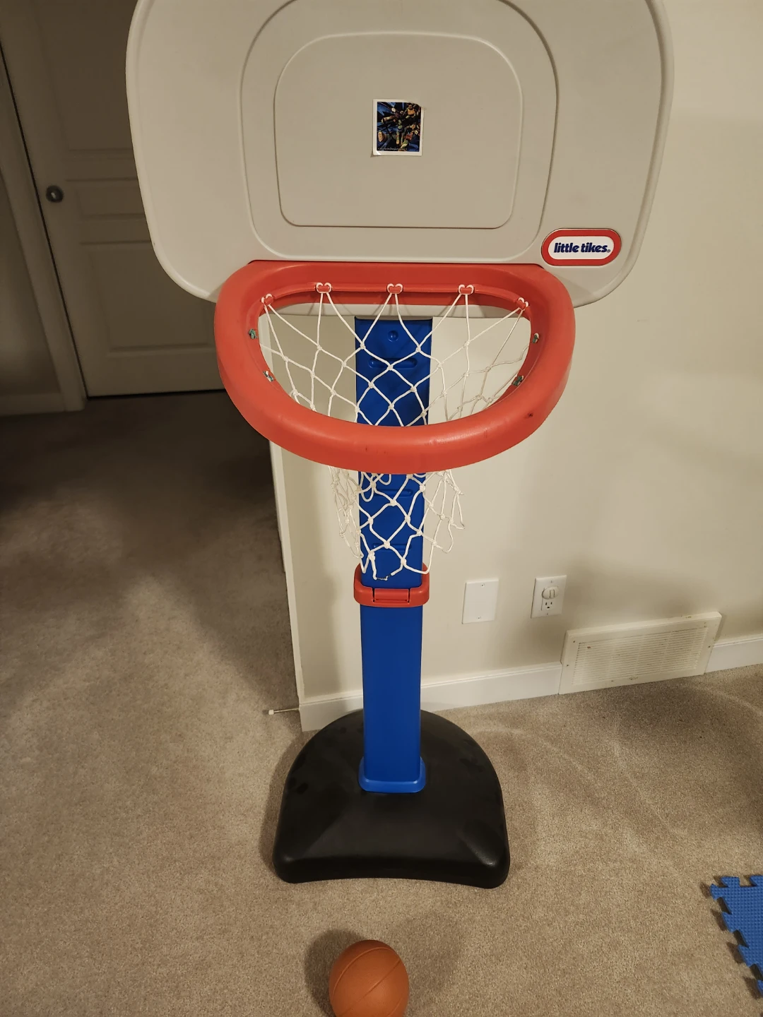Little Tikes Adjustable Basketball Hoop
