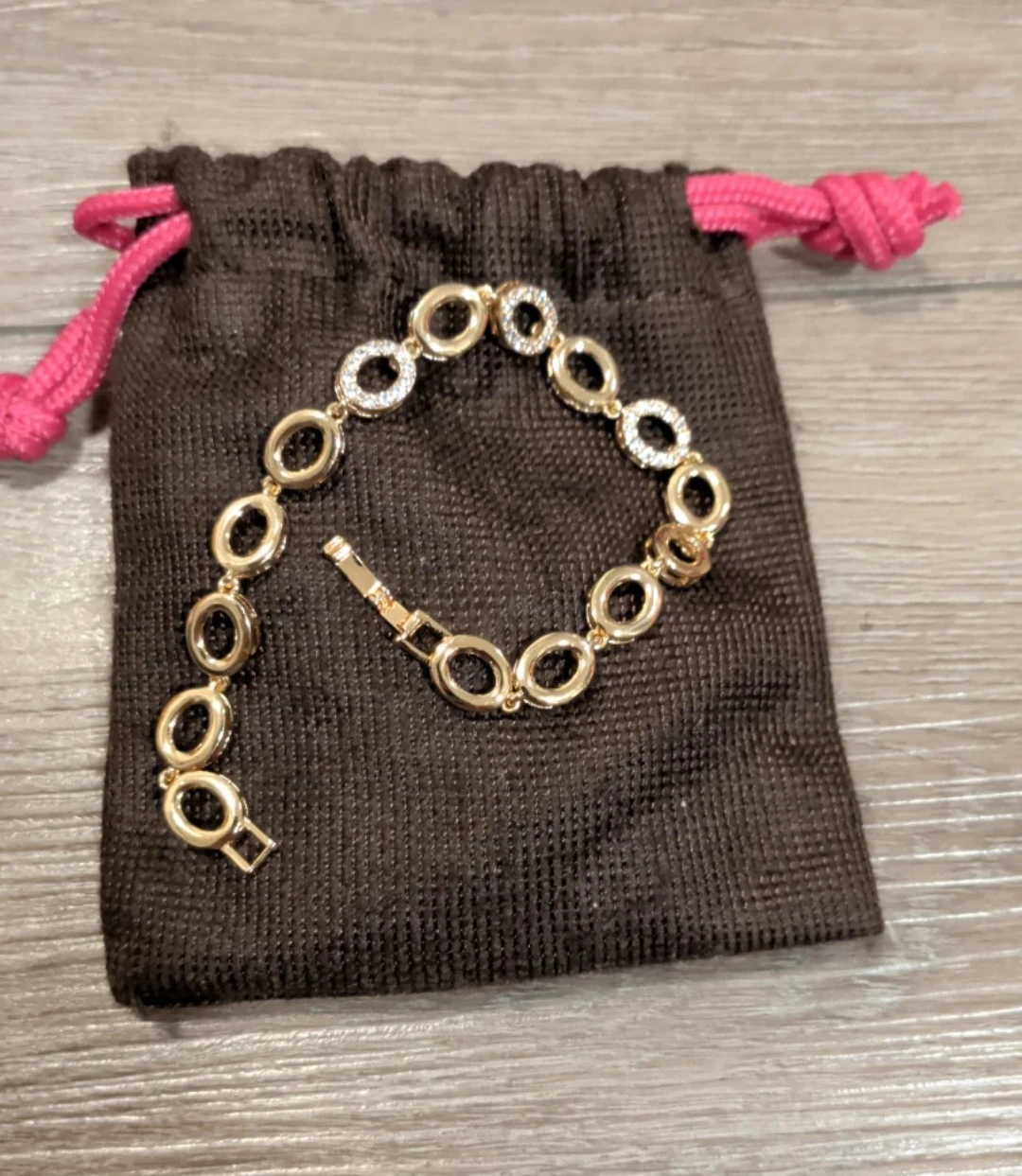 Gold Tone Circle Link Bracelet with Crystals (No bag)