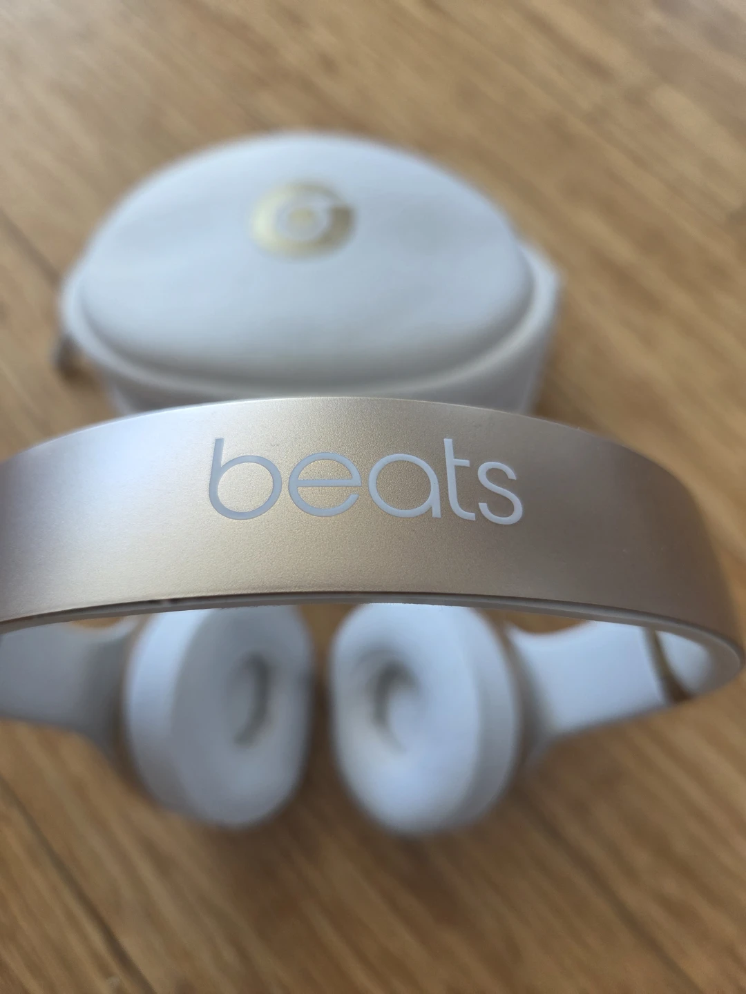 Beats Solo 2 Wireless On-Ear Headphones Gold - photo 2