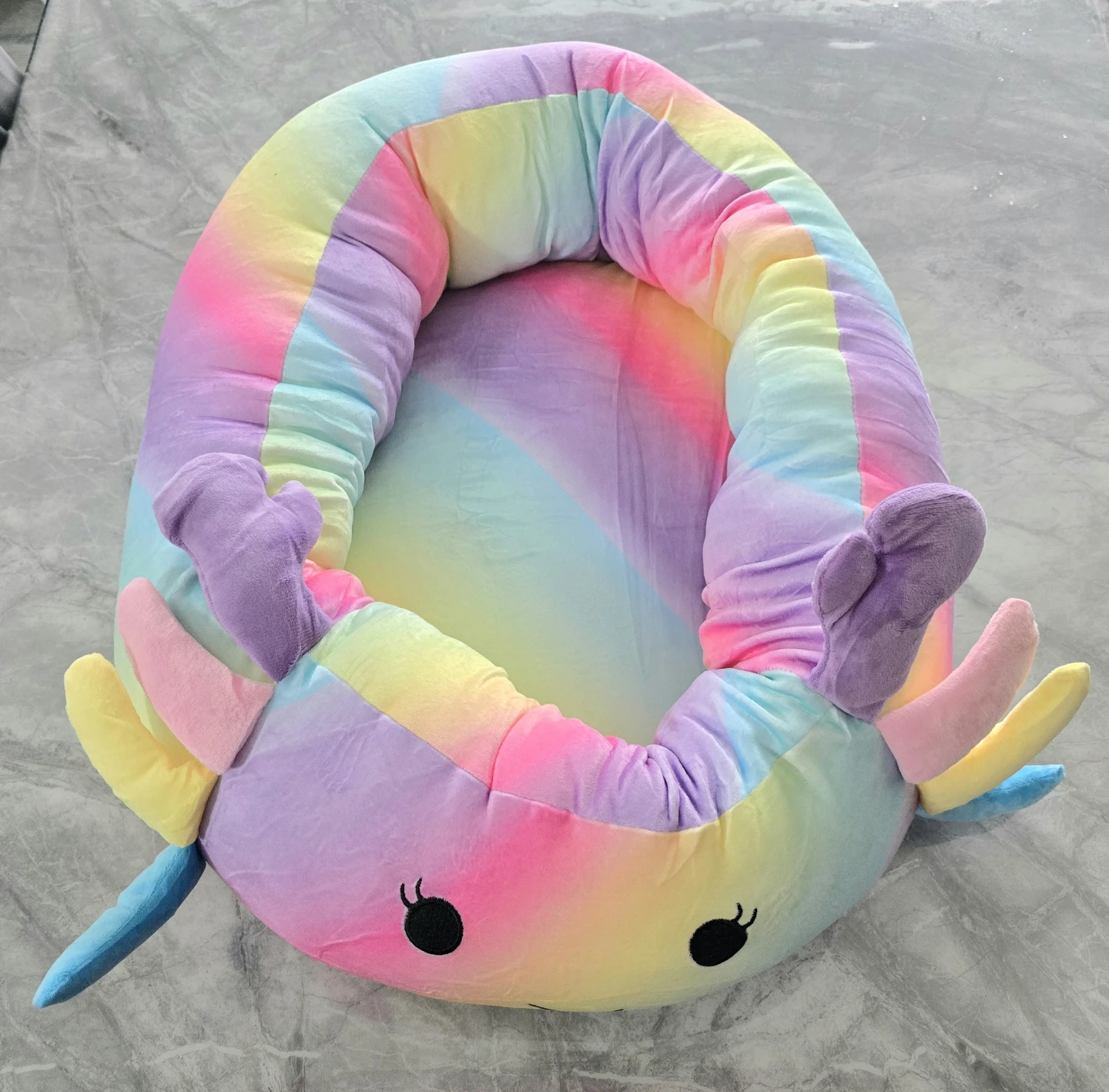 24" Rainbow Axolotl Pet Bed - photo 2