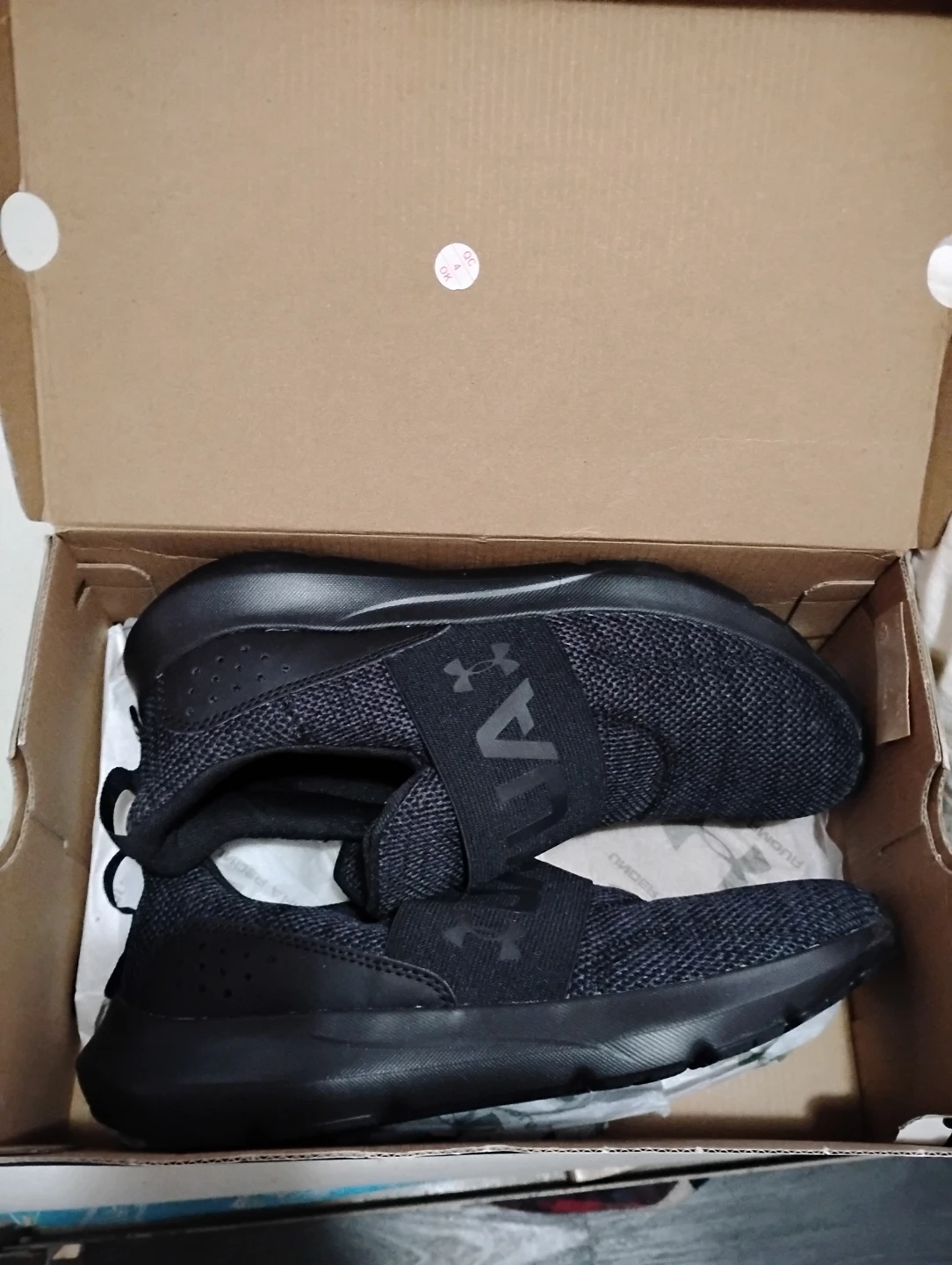 Under Armour UA Surge 3 Slip Shoes - Black - Size 9.5 - photo 3