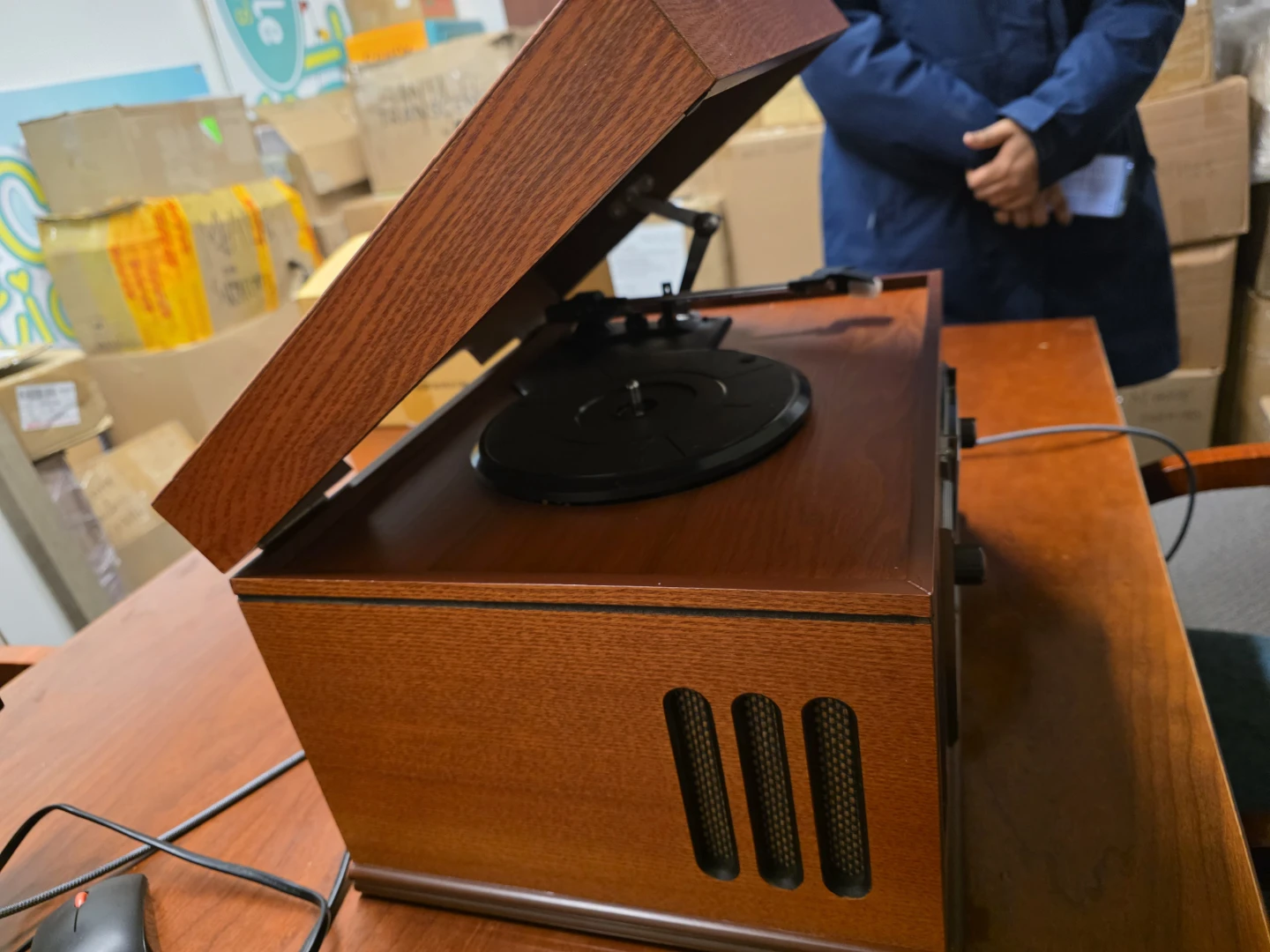 Crosley Decorative Record Player - photo 2