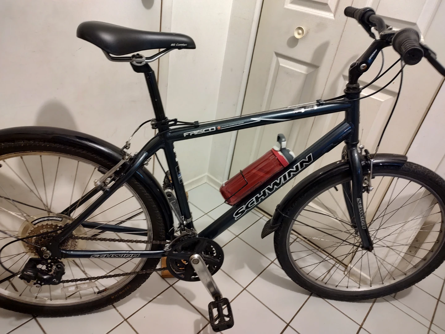 Aluminum frame Schwinn Frisco, Shimano components, 26" wheels - photo 2