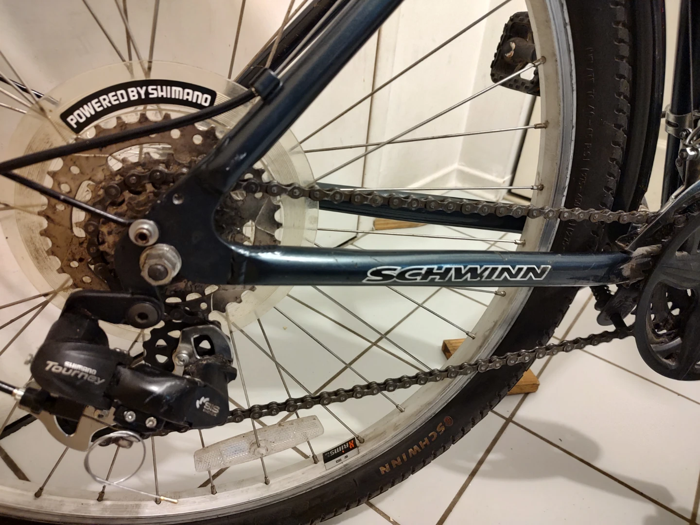 Aluminum frame Schwinn Frisco, Shimano components, 26" wheels - photo 4