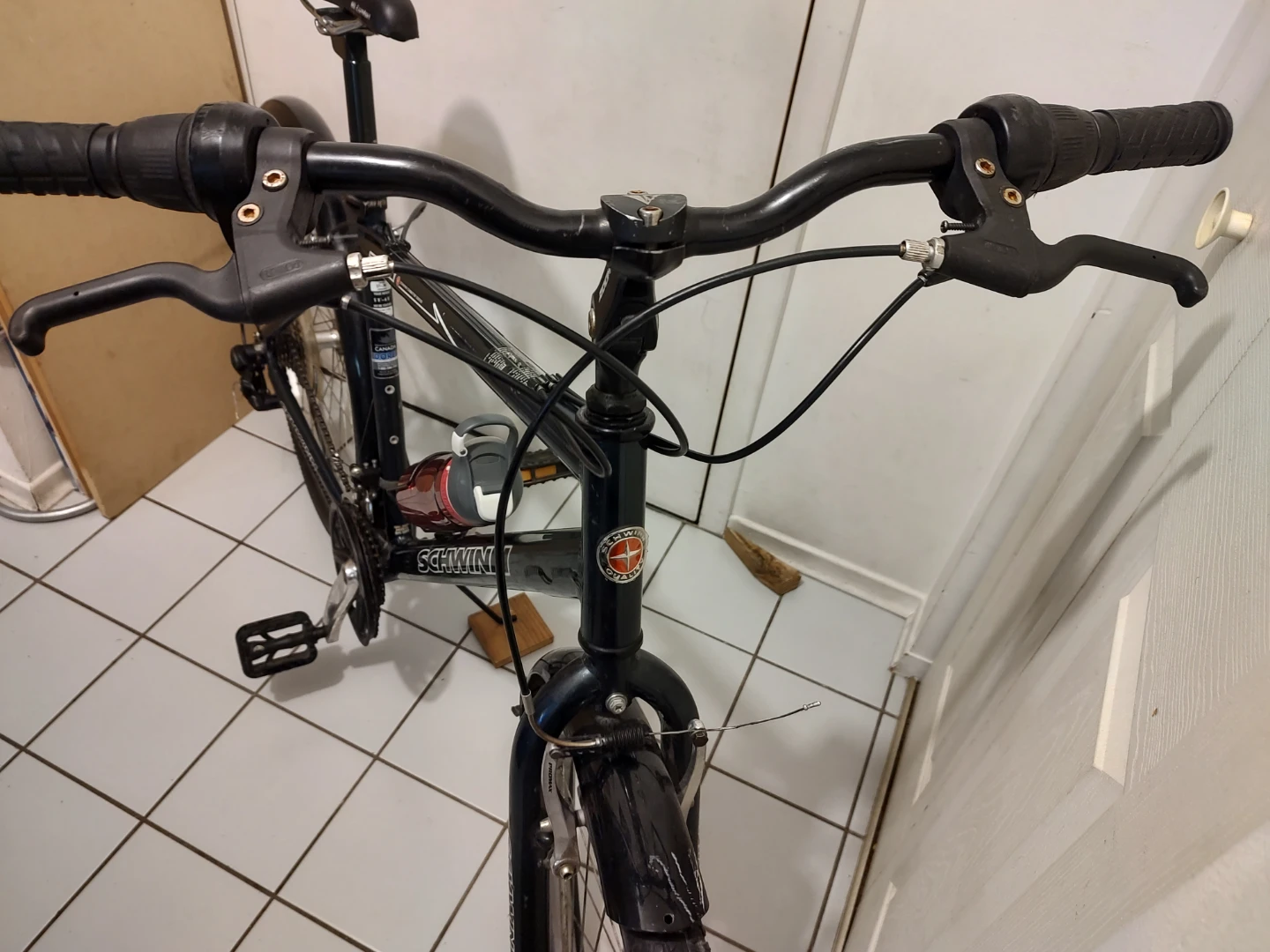 Aluminum frame Schwinn Frisco, Shimano components, 26" wheels - photo 5