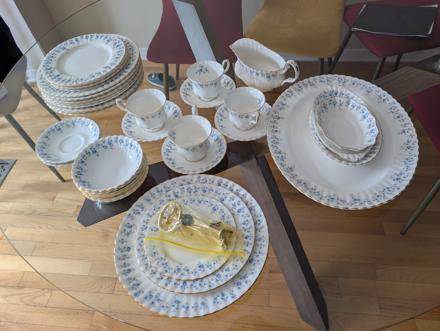 Vintage Royal Albert Memory Lane Bone China Dinnerware Set