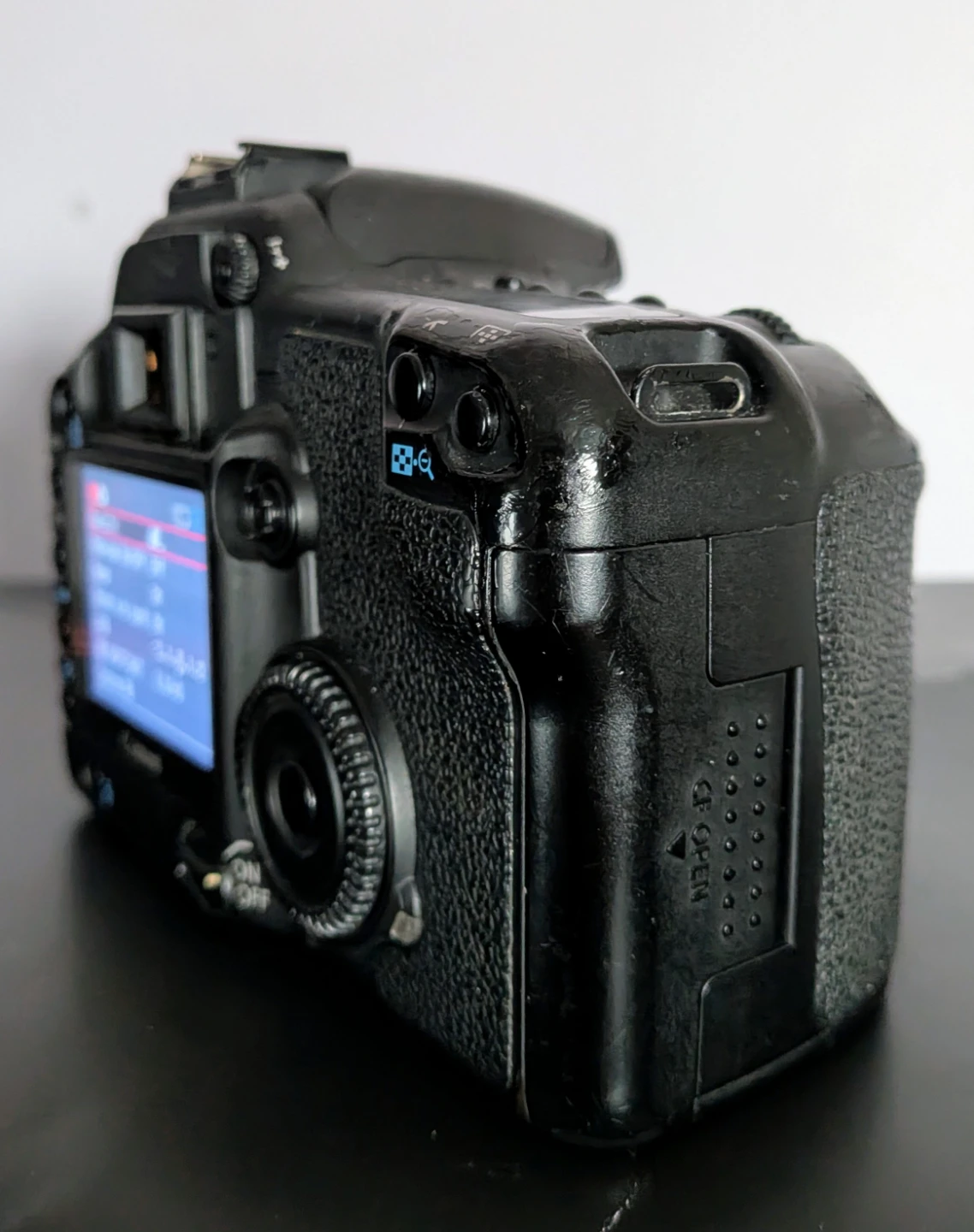 Canon EOS 30D DSLR Camera with EF-S 18-55mm Lens Kit - photo 3