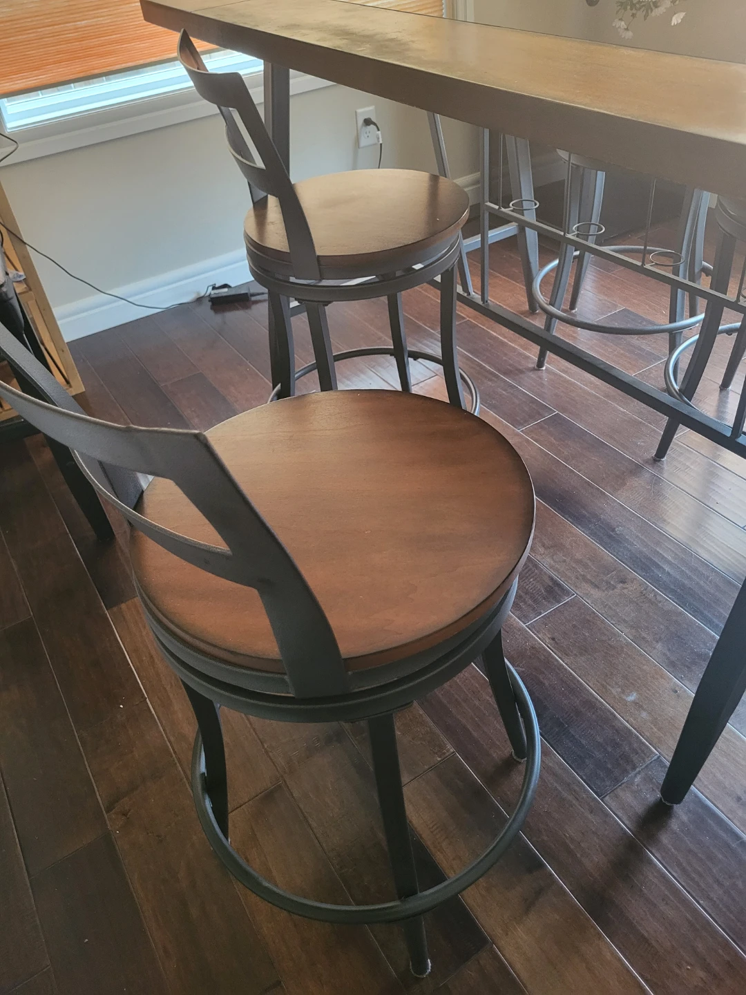 Bar Stools and Table Set - photo 2