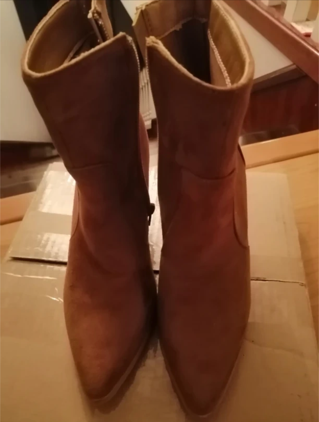 🏆BRAND NEW faux suede boots.
