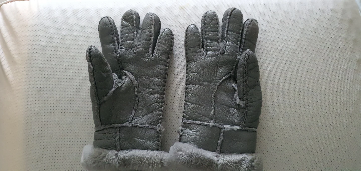 UGG Australia Grey Sheepskin Gloves - photo 2