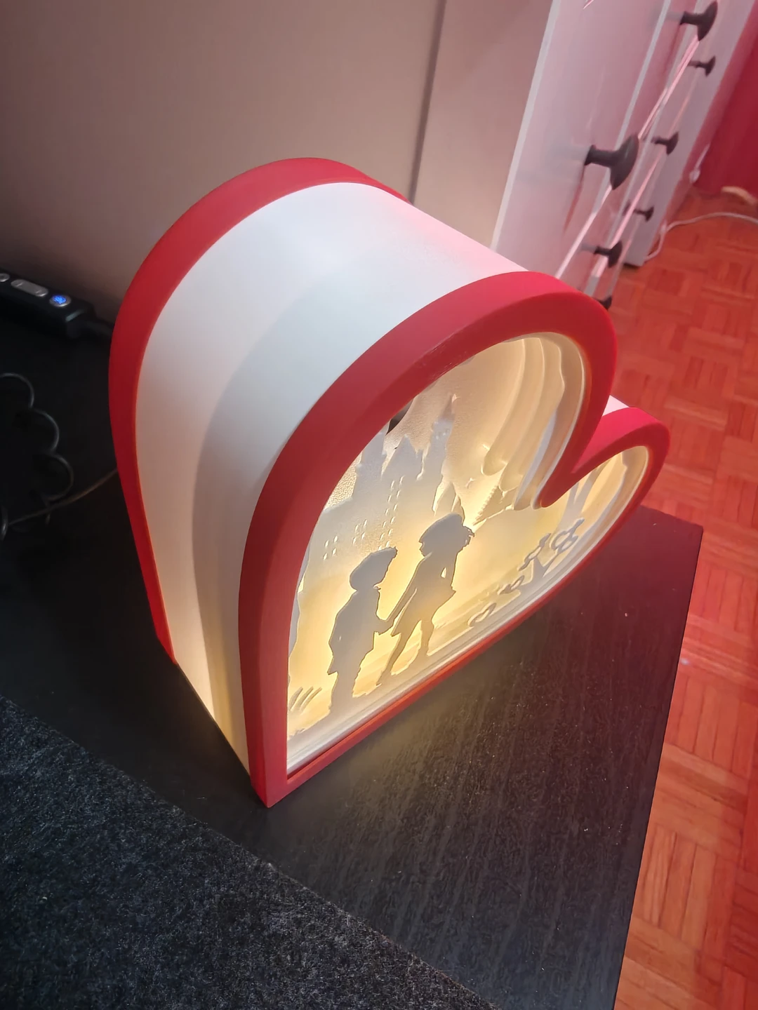 Heart-shaped Silhouette Light Box - photo 2