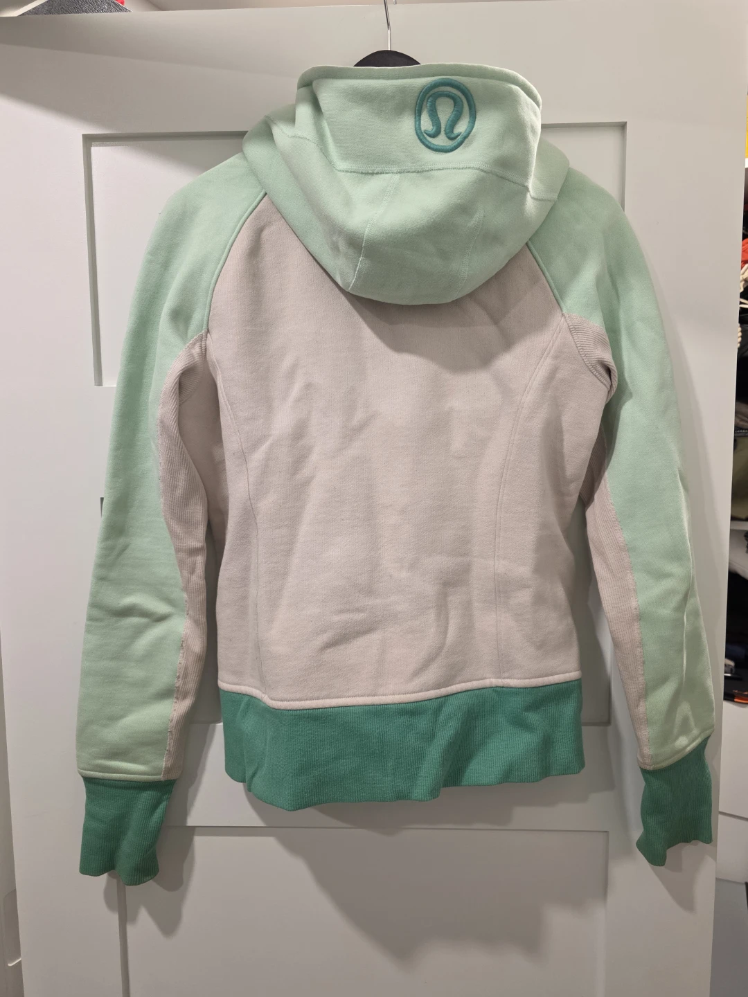 Lululemon Athletica Zip-Up Hoodie Size 8 - photo 3
