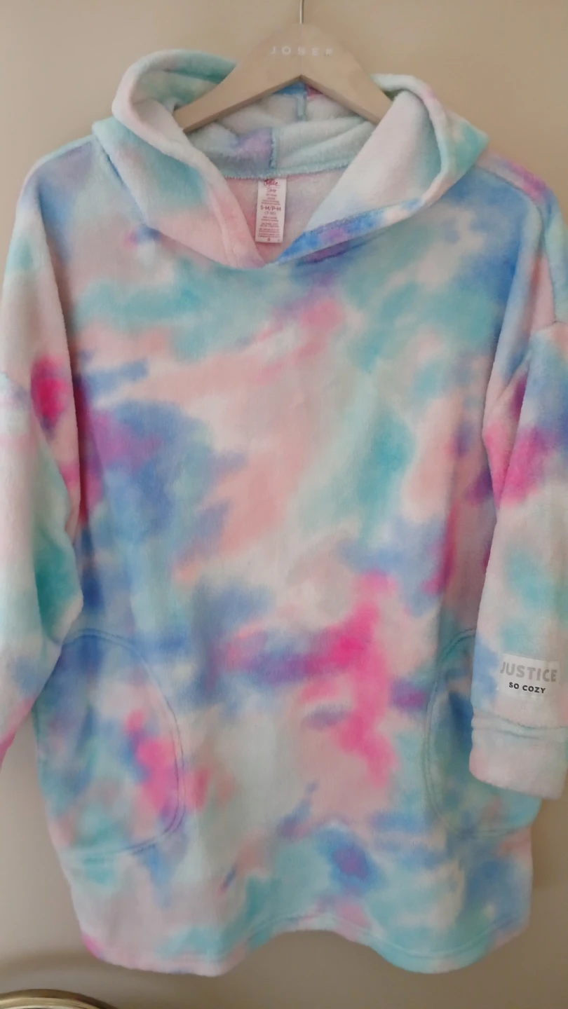 Assorted ladies sweaters for $3.00 each or any two for $5.00 - photo 5