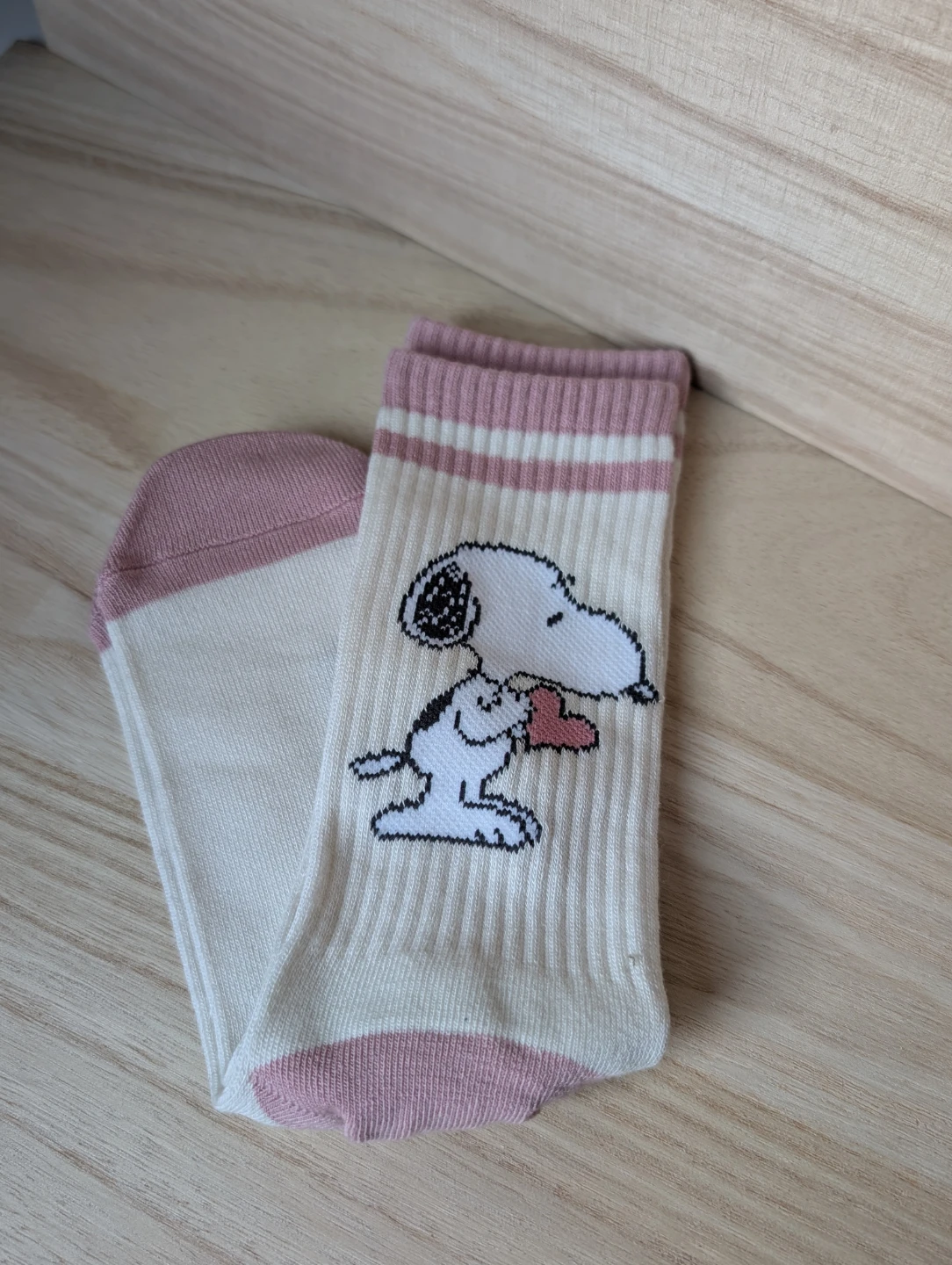 Peanuts Snoopy Crew socks, unisex size 6-8 new - photo 3