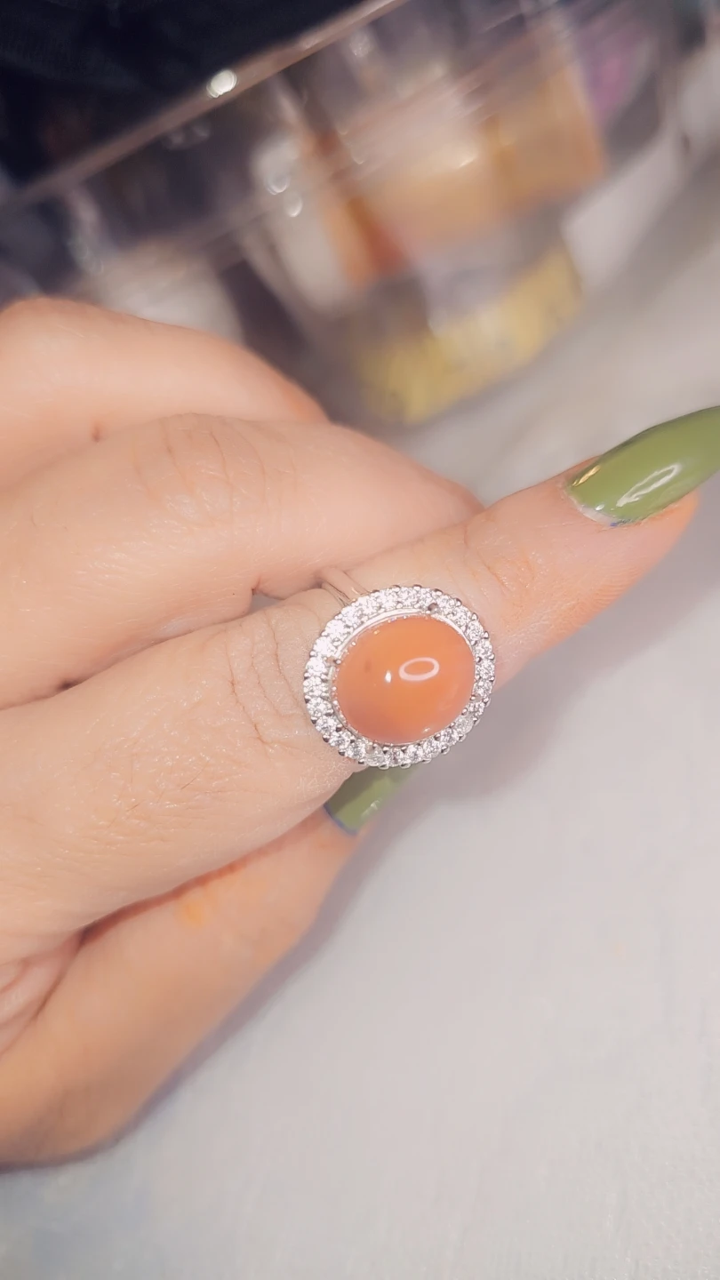Carnelian big centre gemstone with diamond accents ring - photo 2