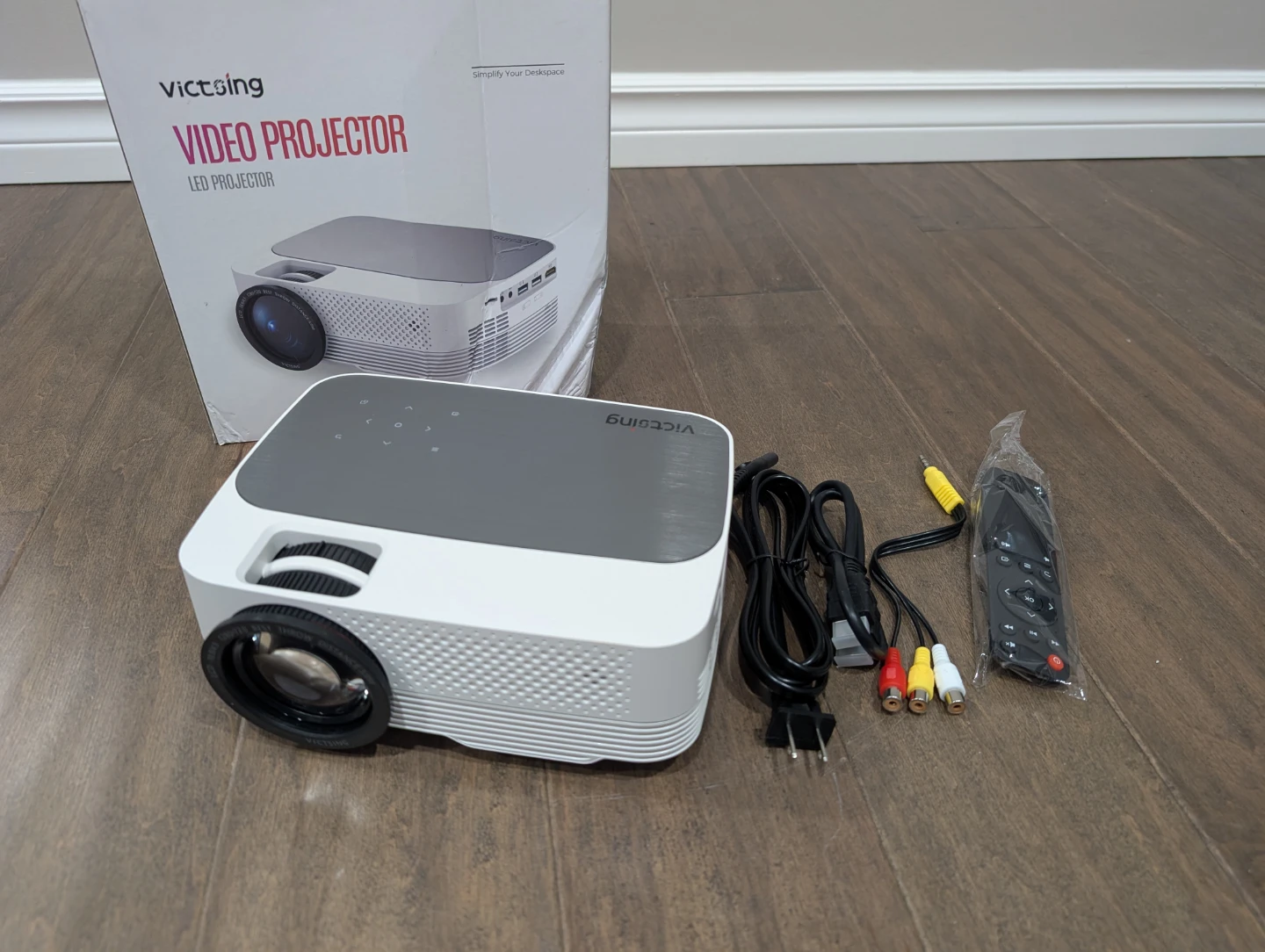 Brand New LED Wifi Projector For Sale - photo 4