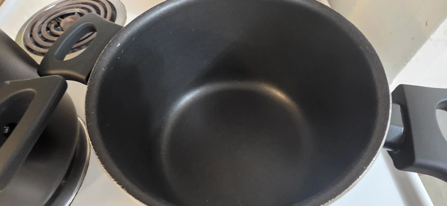 💥Moving Sale💥2 Ikea Black Pots with Lids🥕 - photo 3