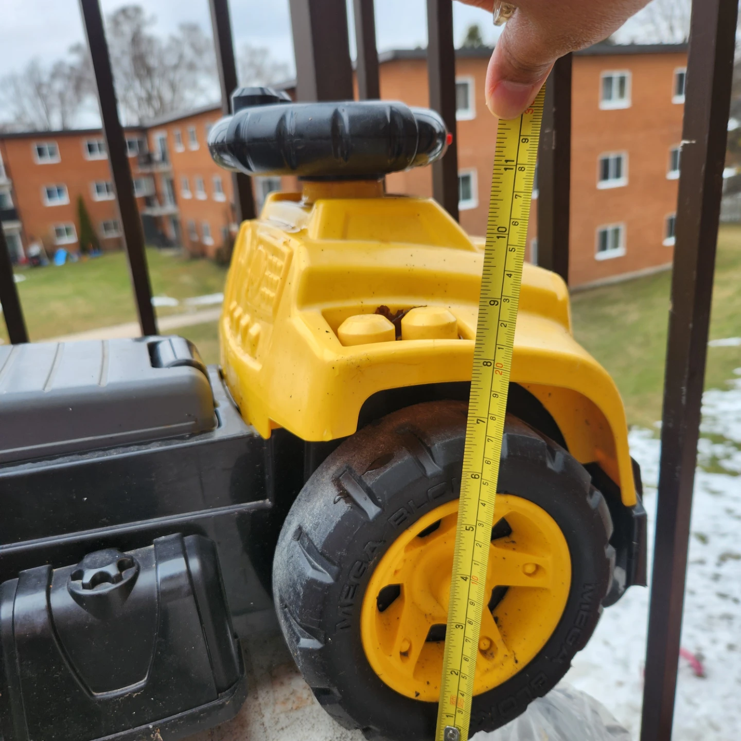 Yellow(22x11in) MEGA BLOKS ATV Toy Vehicle - photo 3