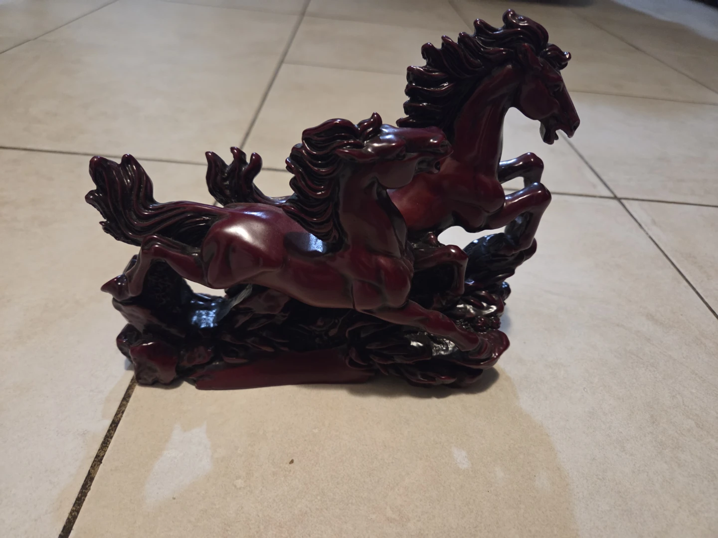 Red Stone Horse Statuette. - photo 2