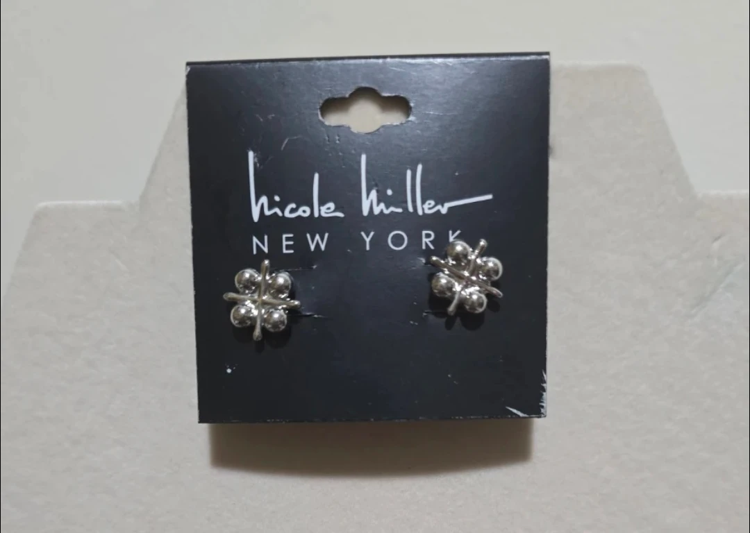 Nicole Miller New York Silver Tone Flower Stud Earrings - photo 3