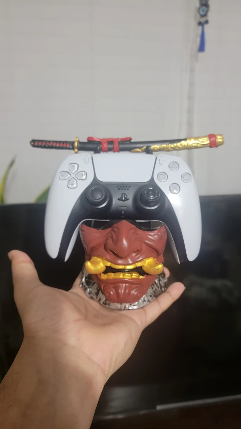 Demon Mask Controller Stand - photo 2