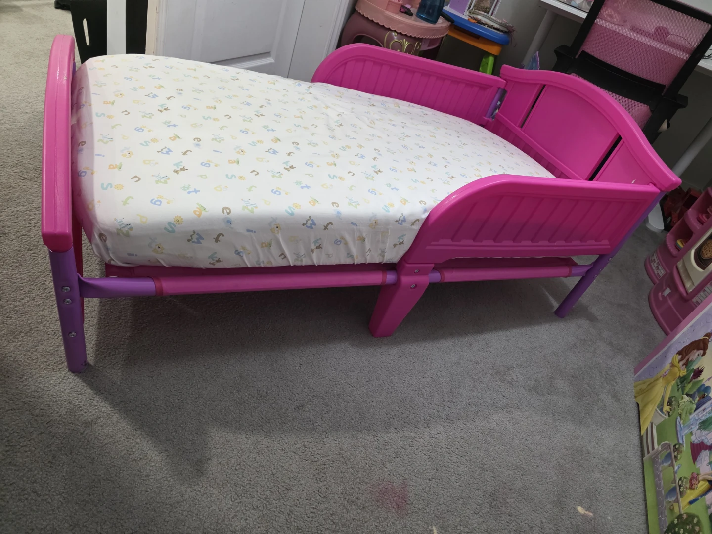 Disney Princess Toddler Bed - photo 2