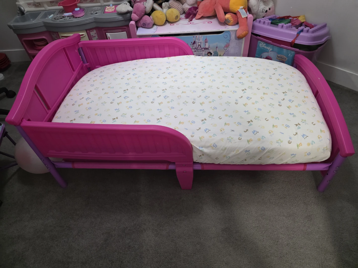 Disney Princess Toddler Bed - photo 4
