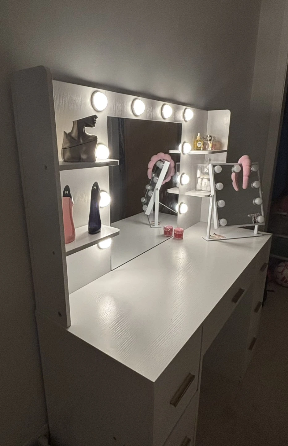 White Vanity Desk with Lights With Gold Handels