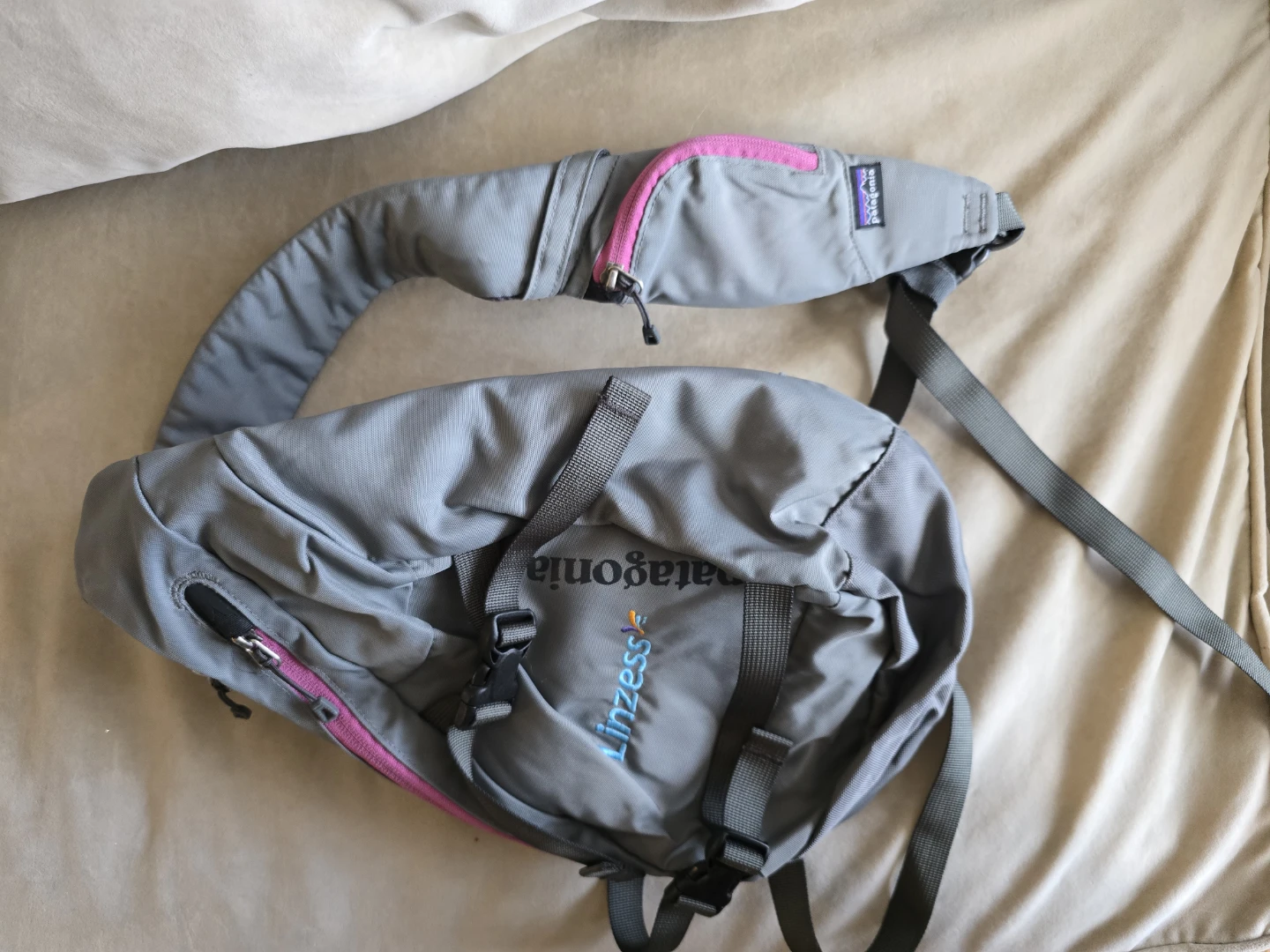 Patagonia Gray Sling Bag - photo 2