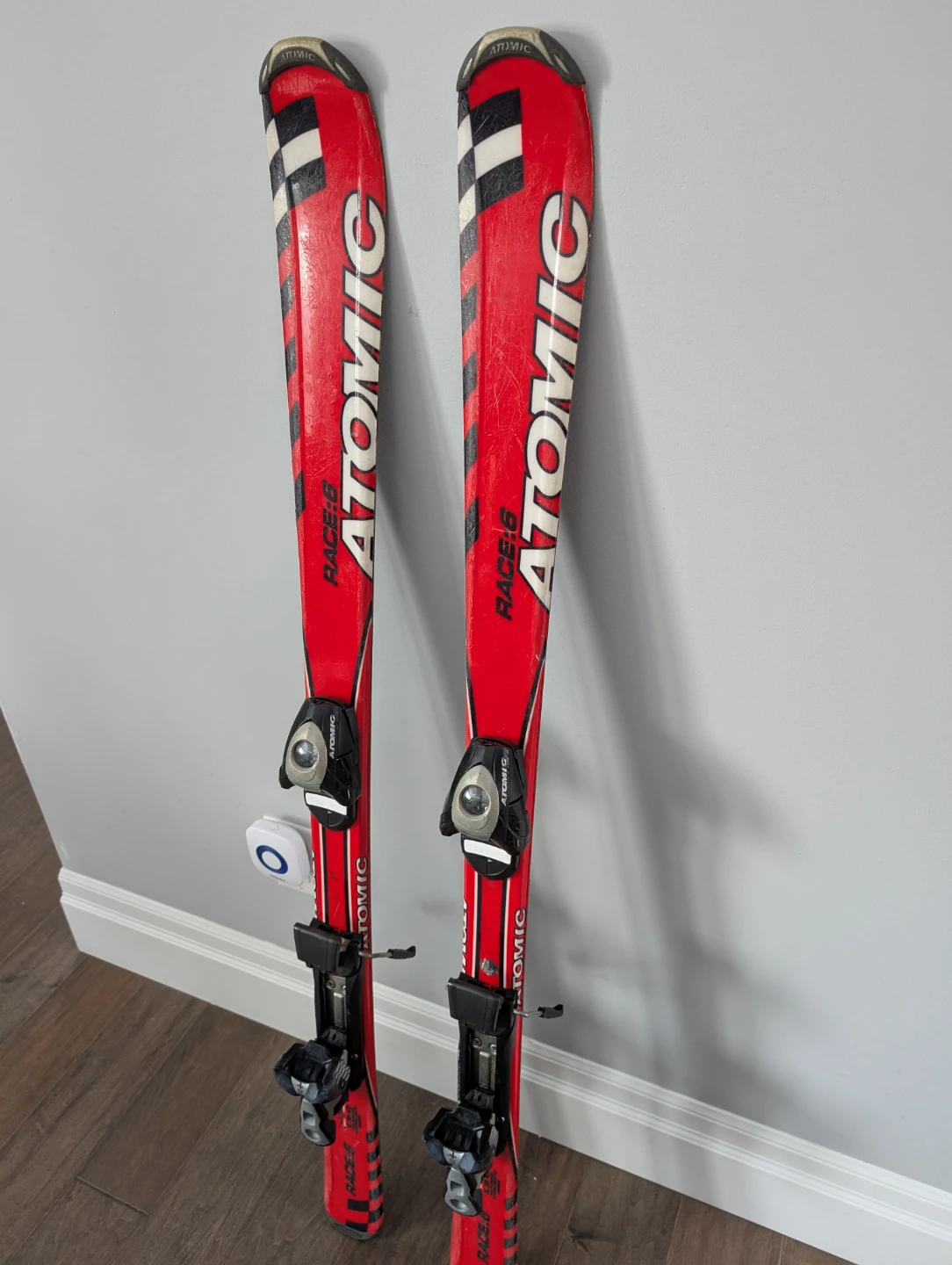 130cm Atomic Downhill Skis & Bindings For Sale - photo 3
