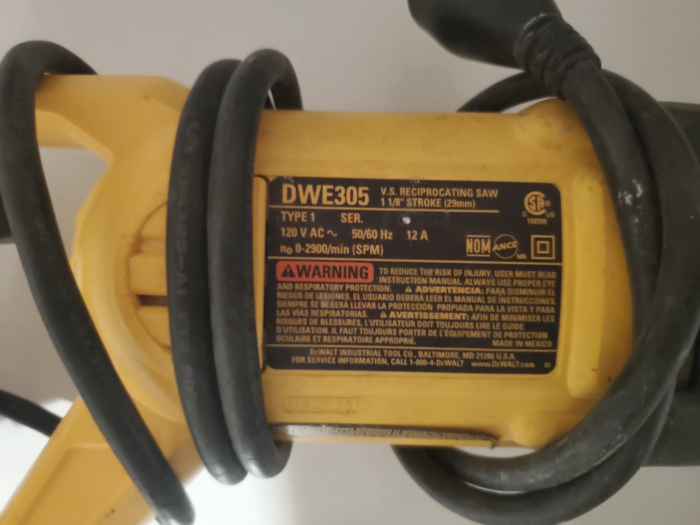 DEWALT DWE305 Reciprocating Saw 1 1/8" Stroke - photo 2