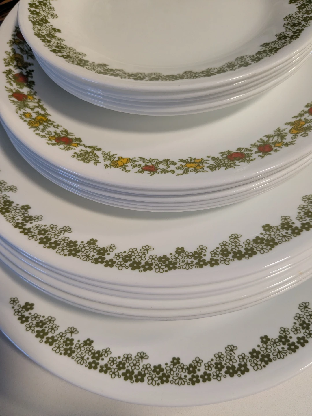Corelle Dinnerware Set - Floral Pattern