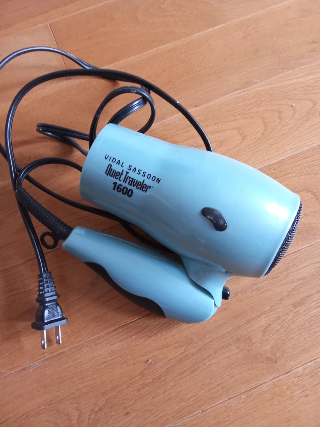 Vidal Sassoon Quiet Traveler Hair Dryer