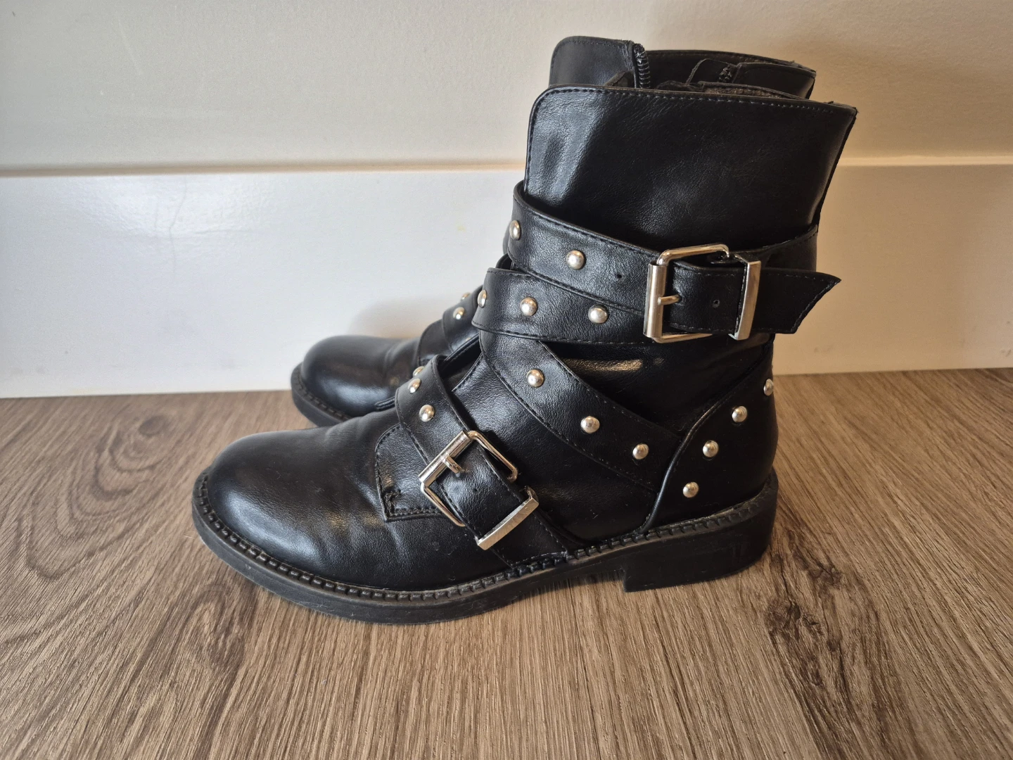 Used Black Studded Buckle Boots size 37 - photo 2