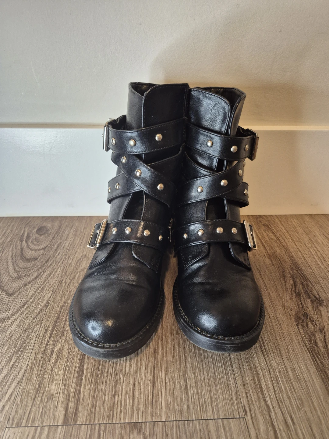 Used Black Studded Buckle Boots size 37 - photo 4