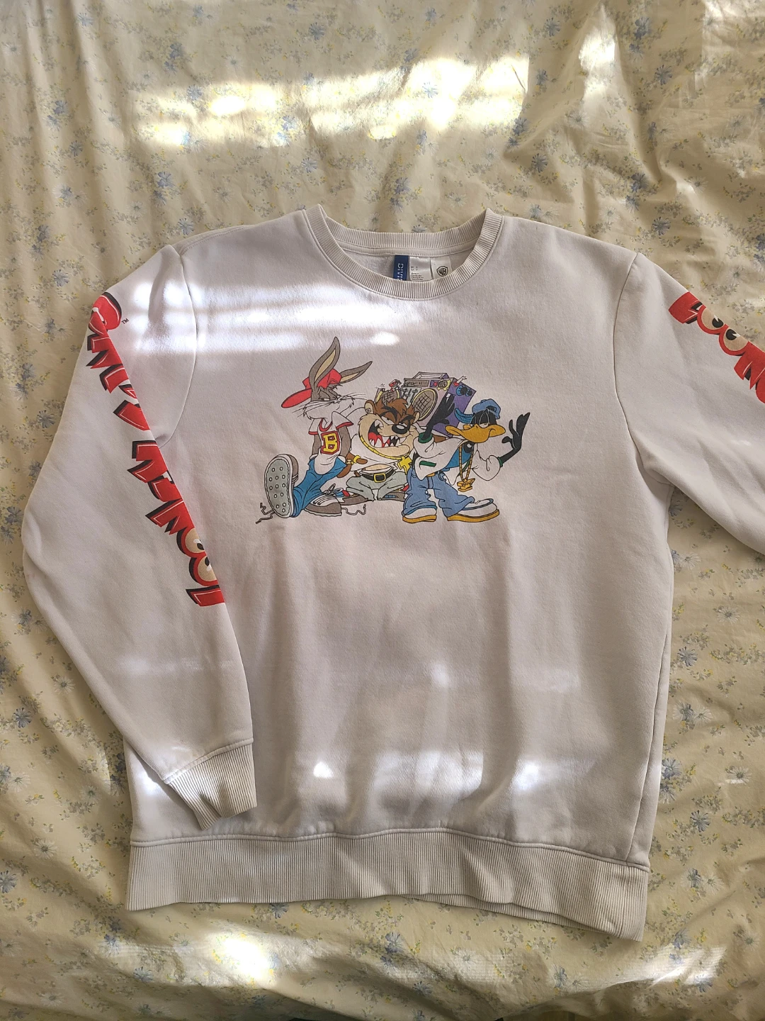 🥕Looney Tunes Graphic Sweatshirt