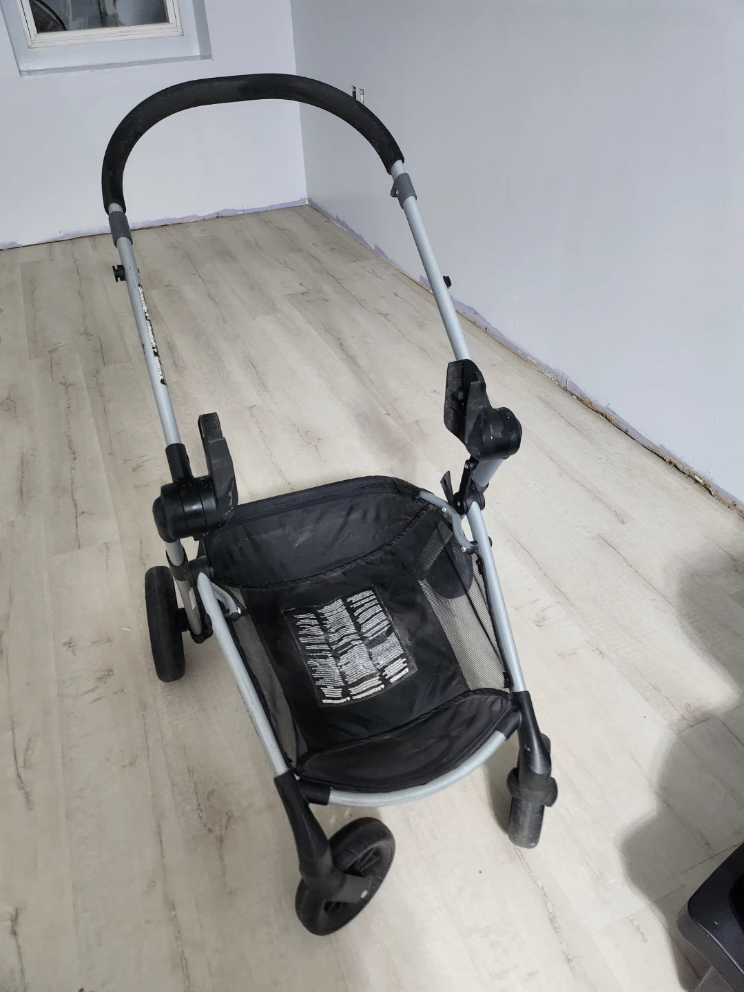 Evenflo Pivot Travel System with Car Seat & Stroller - photo 3