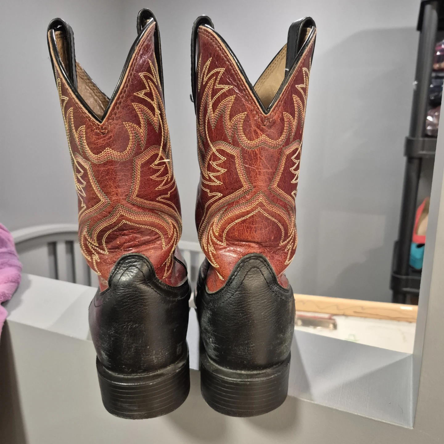 Ariat Black and Red Cowboy Boots - Size 9.5EE - photo 3