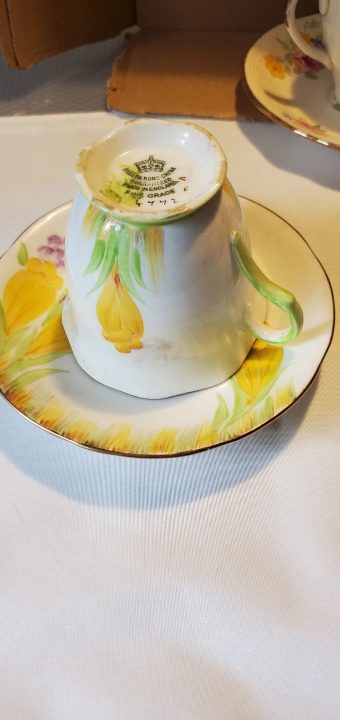 Royal Crown China Tea Cup and Saucer Set - photo 2