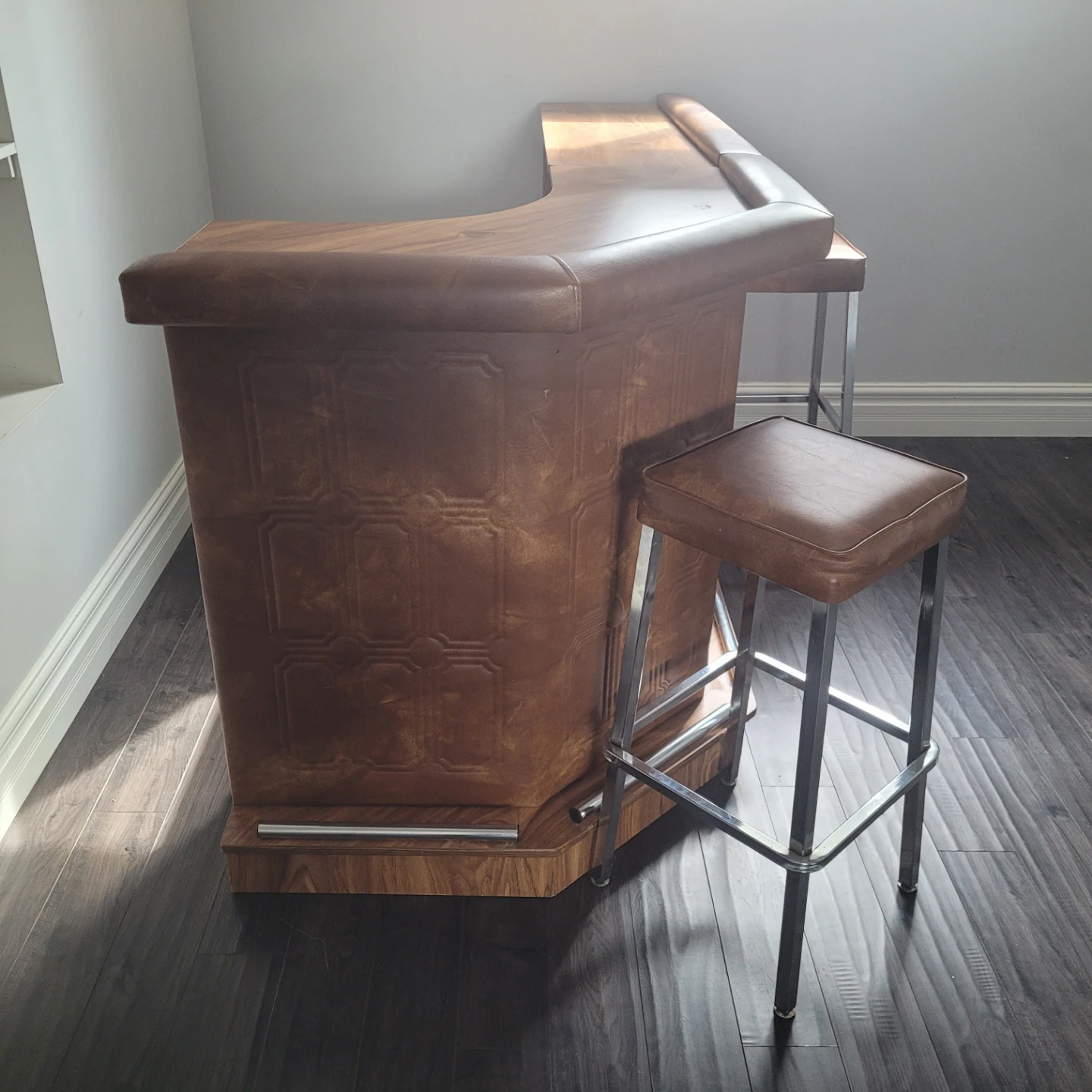 Vintage Bar with 2 Stools - photo 4