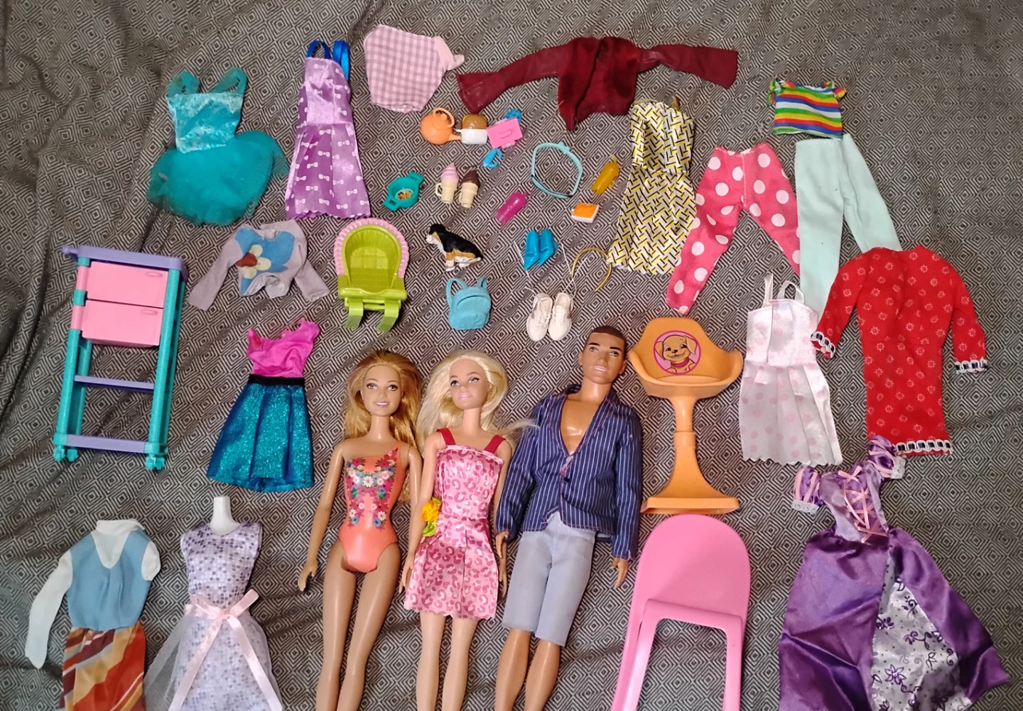 🧡Barbie Dolls and Accessories Lot - Excellent condition