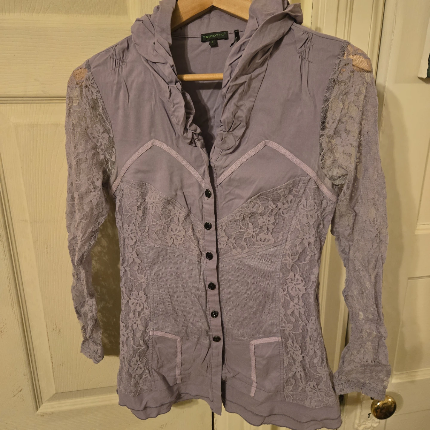 Tricotto Women's Size Small Button-Up Shirt with Lace 🏆