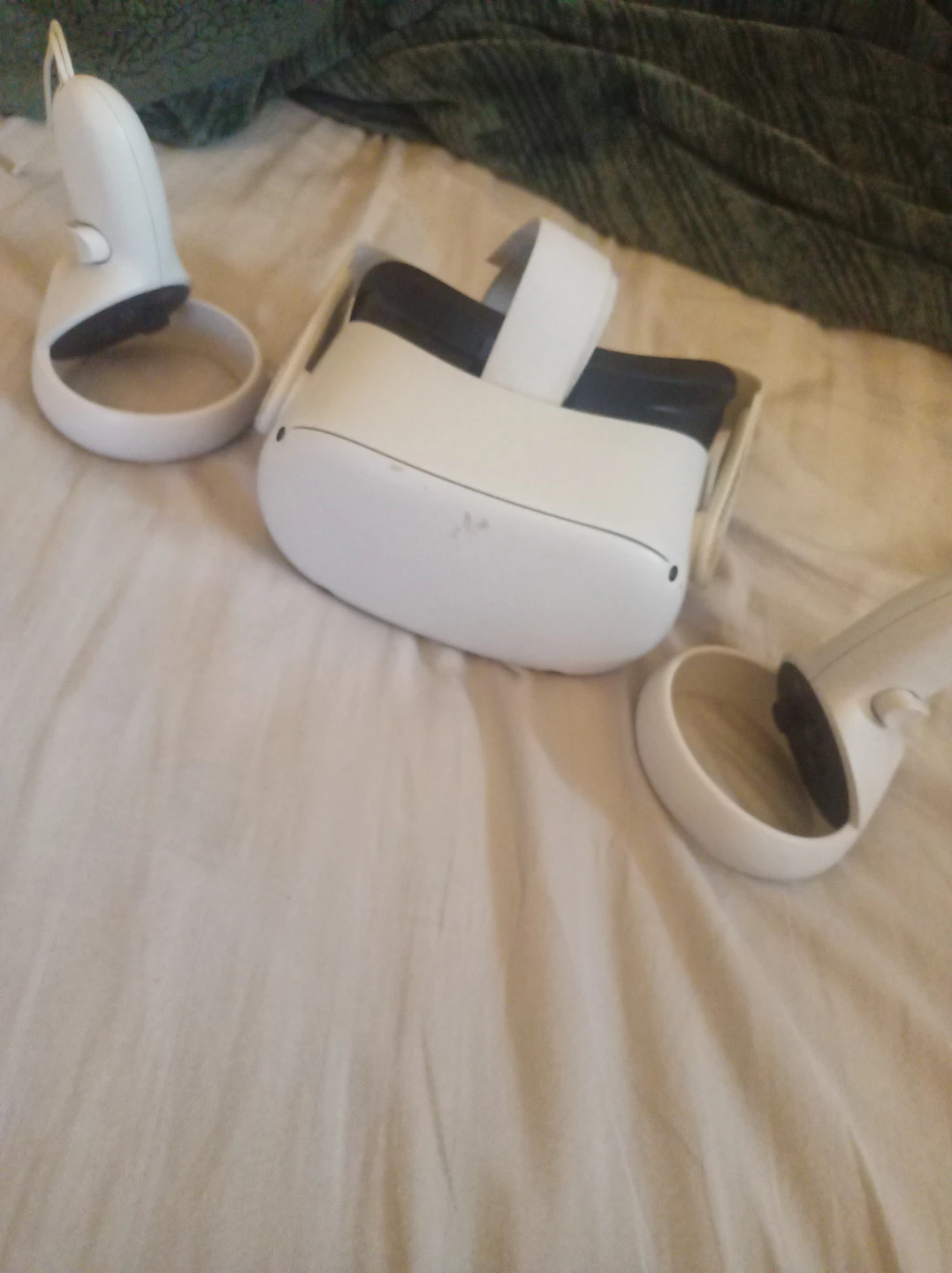 Meta Quest 2 Virtual Reality Headset